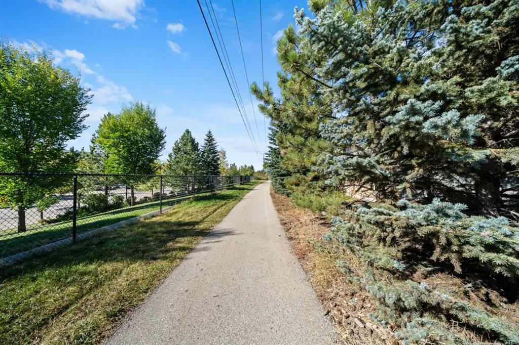 158 River Rock Crescent SE