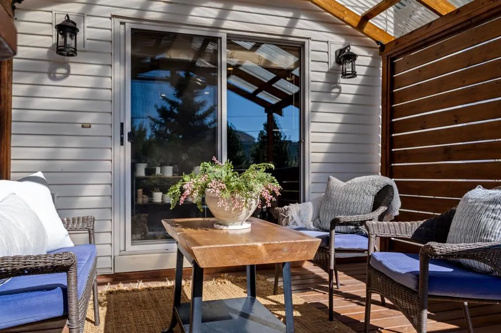 158 River Rock Crescent SE