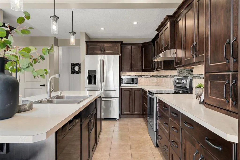 158 River Rock Crescent SE