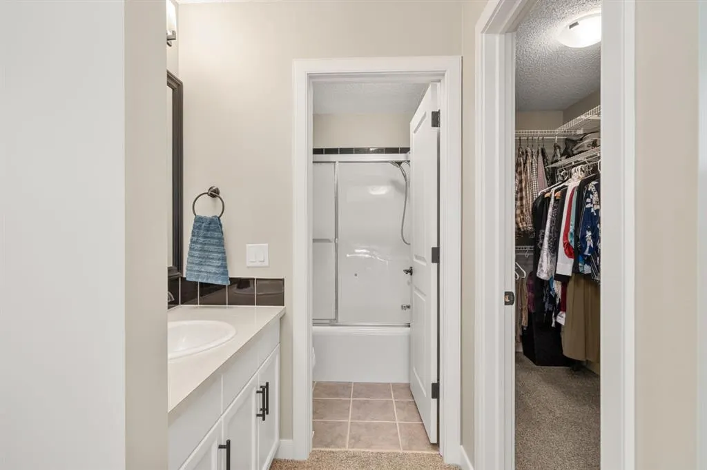 158 River Rock Crescent SE