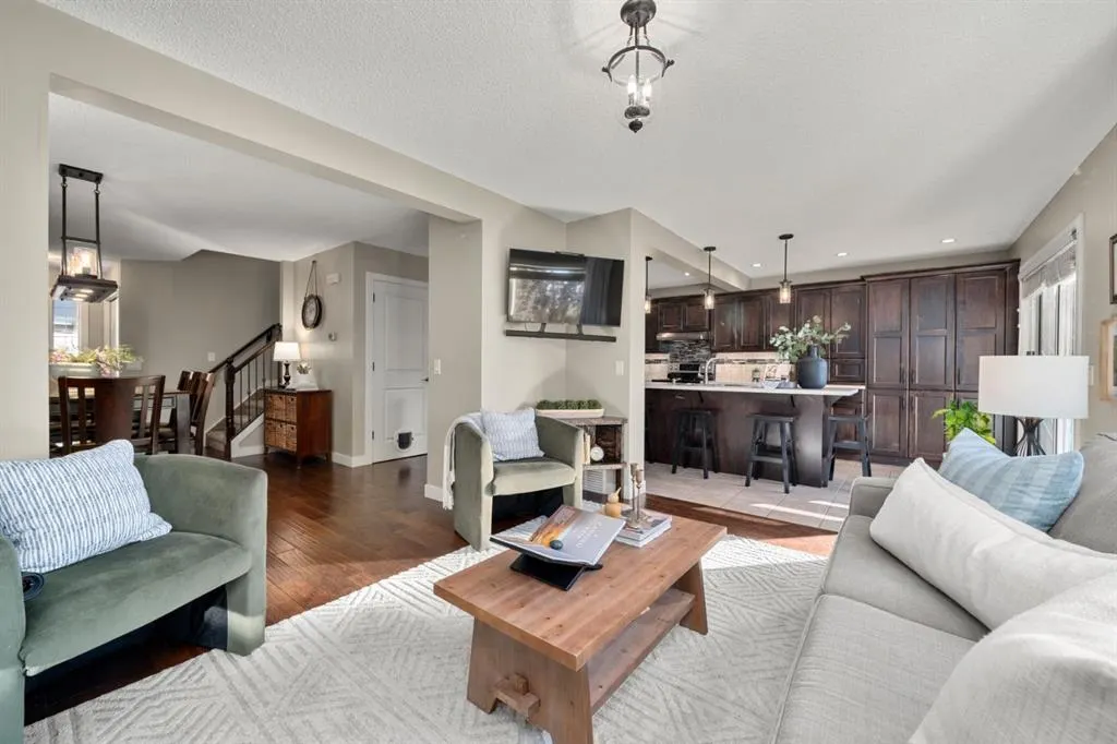 158 River Rock Crescent SE