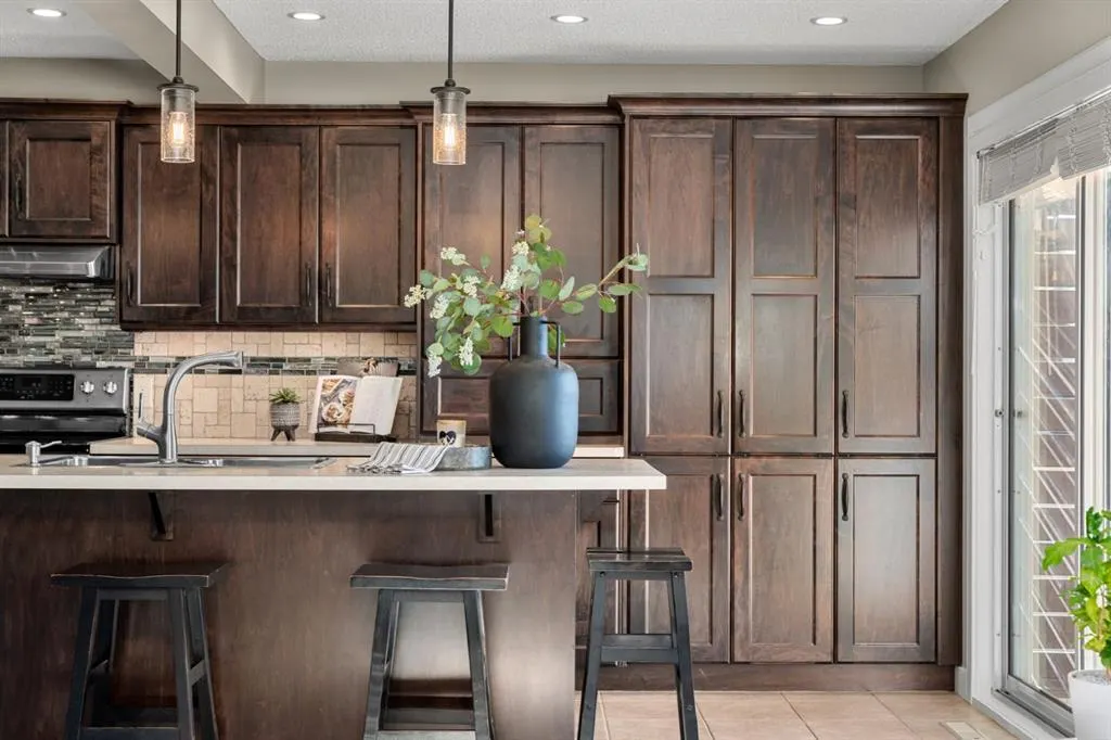 158 River Rock Crescent SE