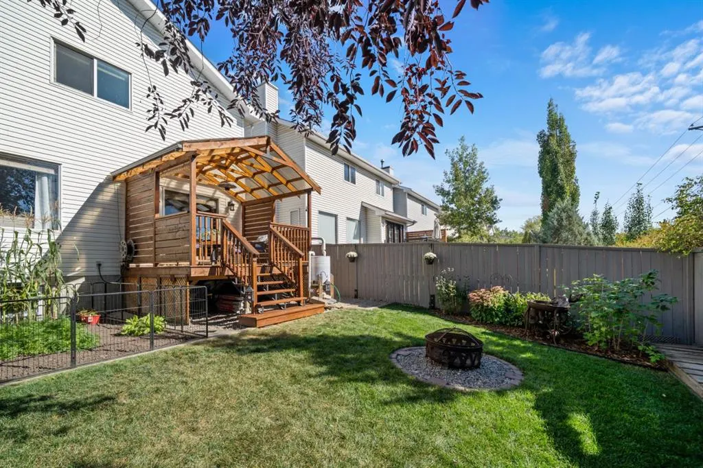 158 River Rock Crescent SE