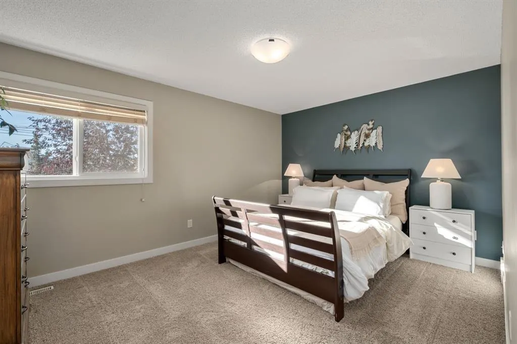 158 River Rock Crescent SE