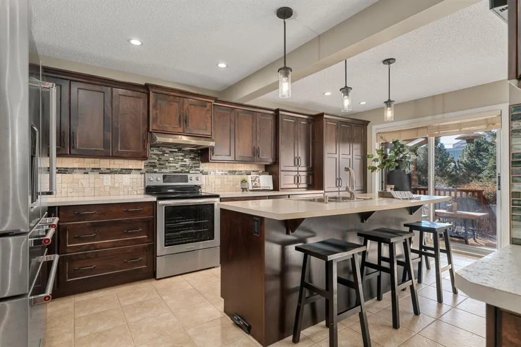 158 River Rock Crescent SE