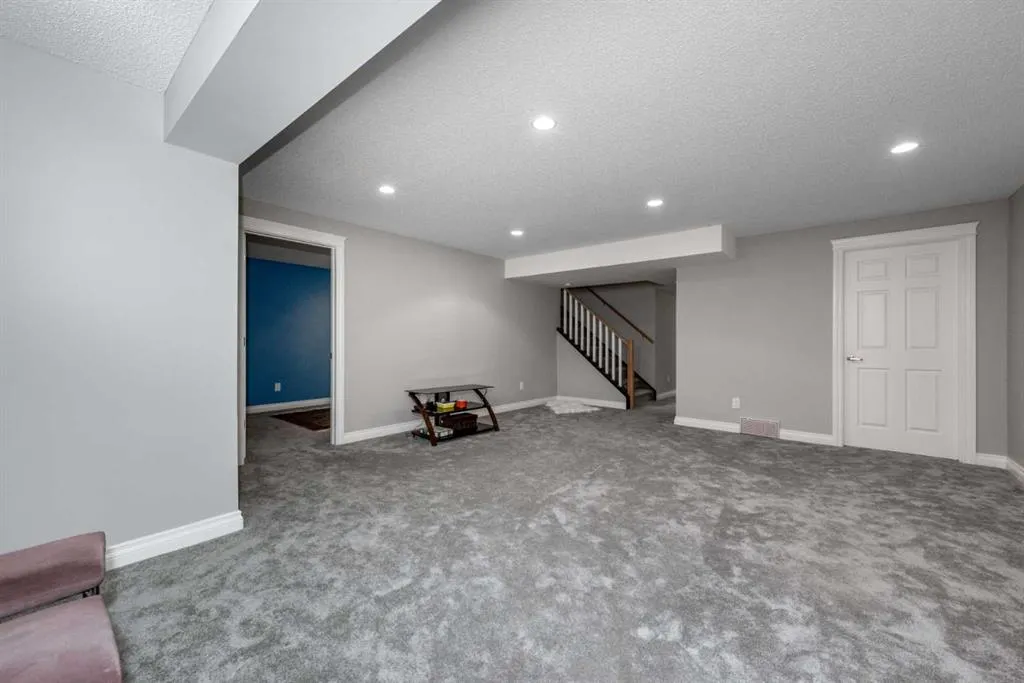 190 Everstone Drive SW