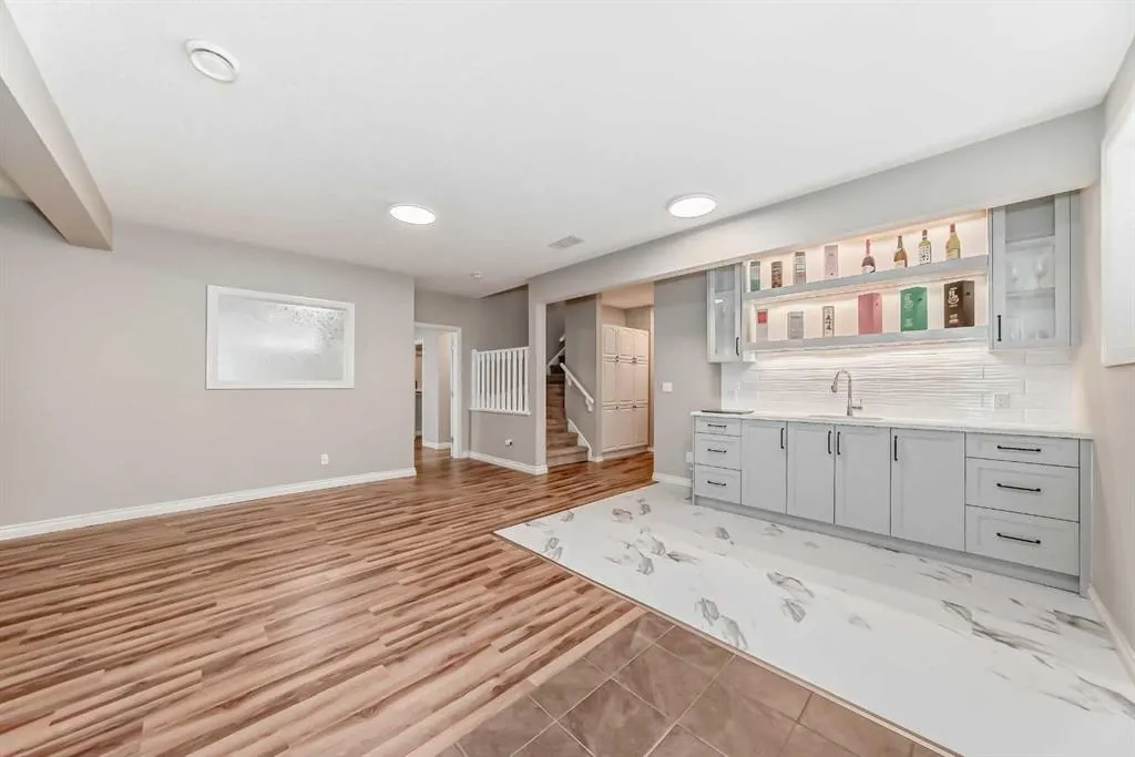 75 Cougar Ridge Heights SW