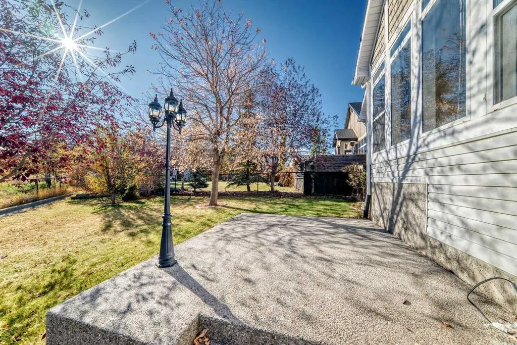 75 Cougar Ridge Heights SW