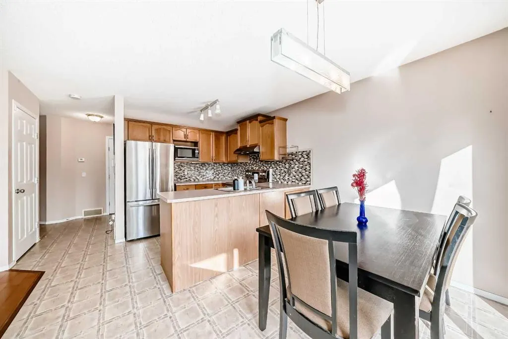 238 Bridleridge Way SW