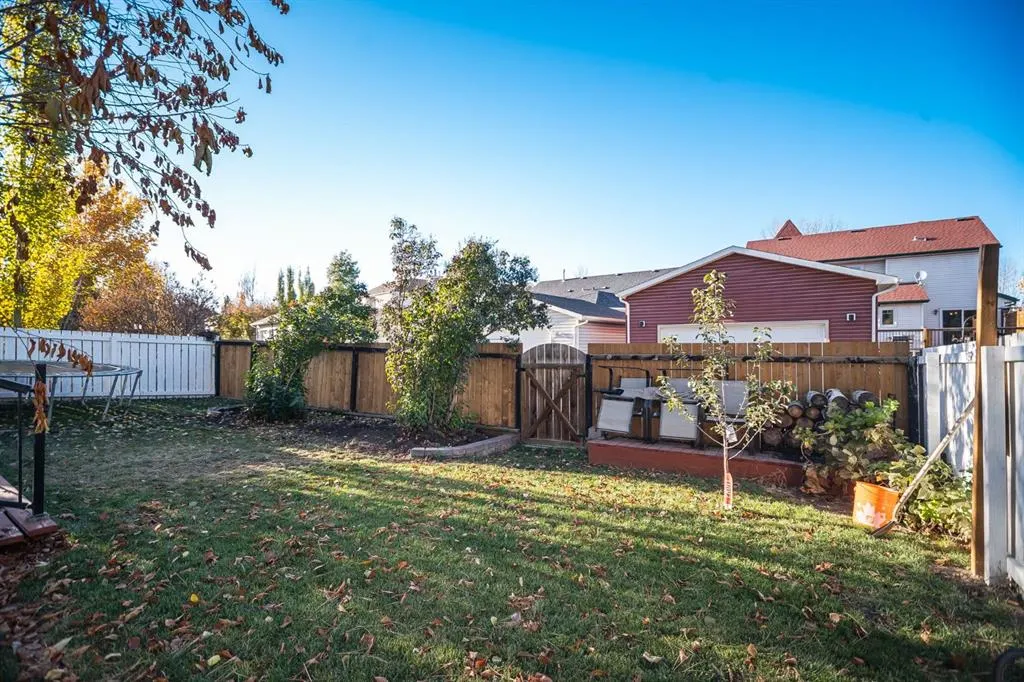 18 Westridge Crescent