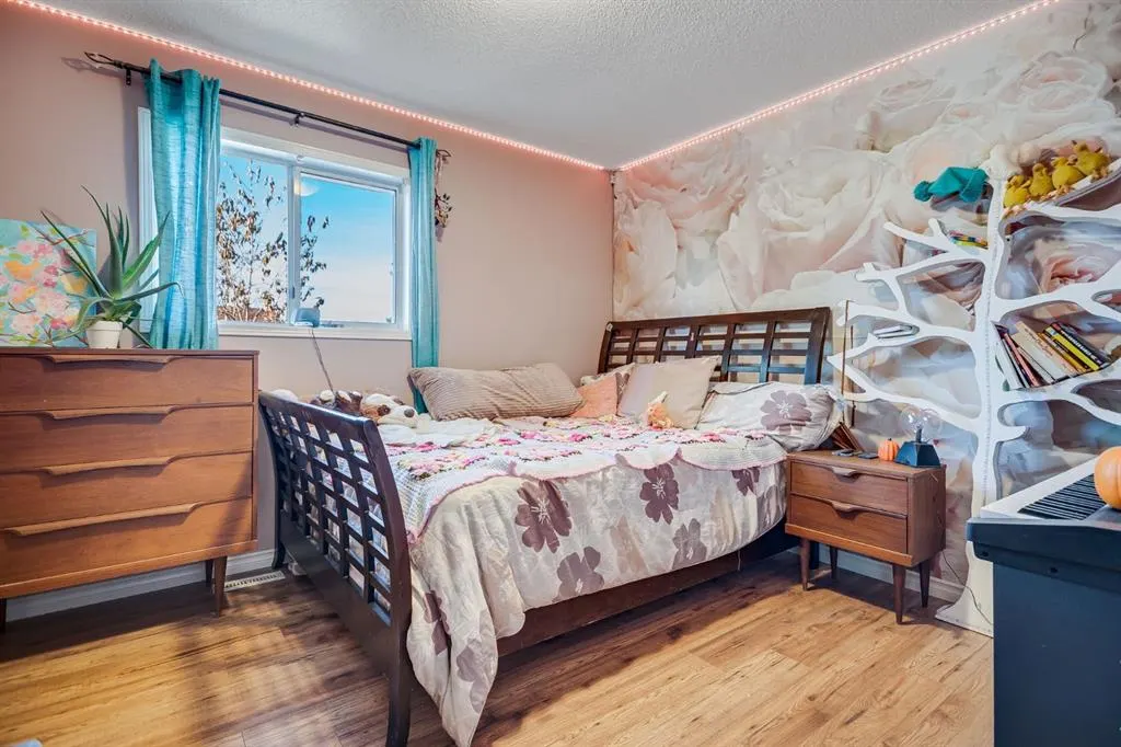 18 Westridge Crescent