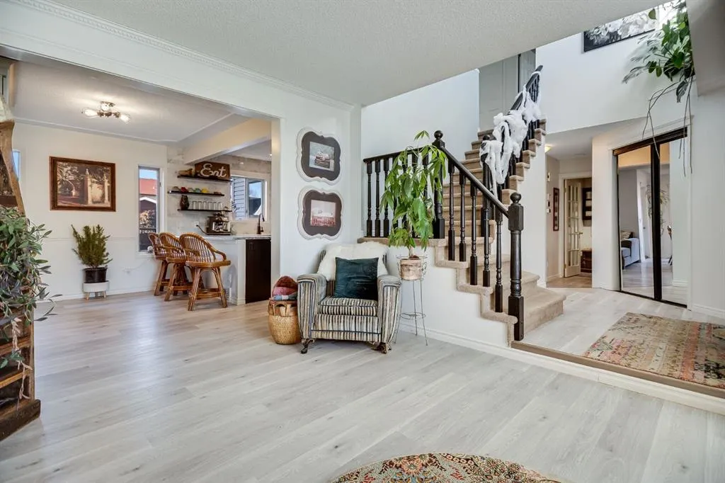 18 Westridge Crescent