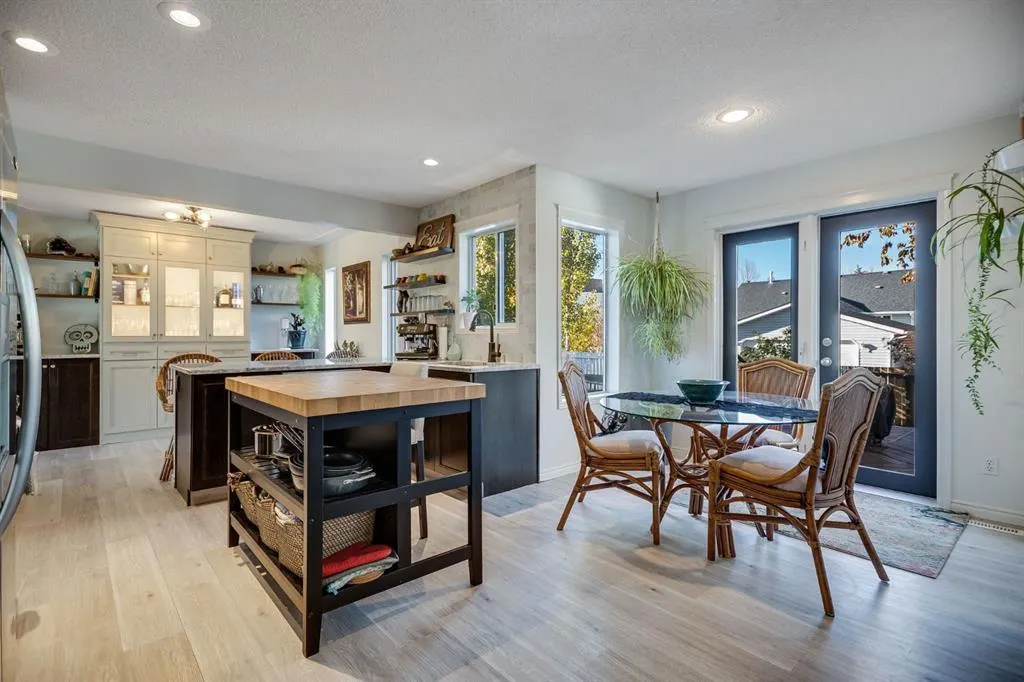 18 Westridge Crescent