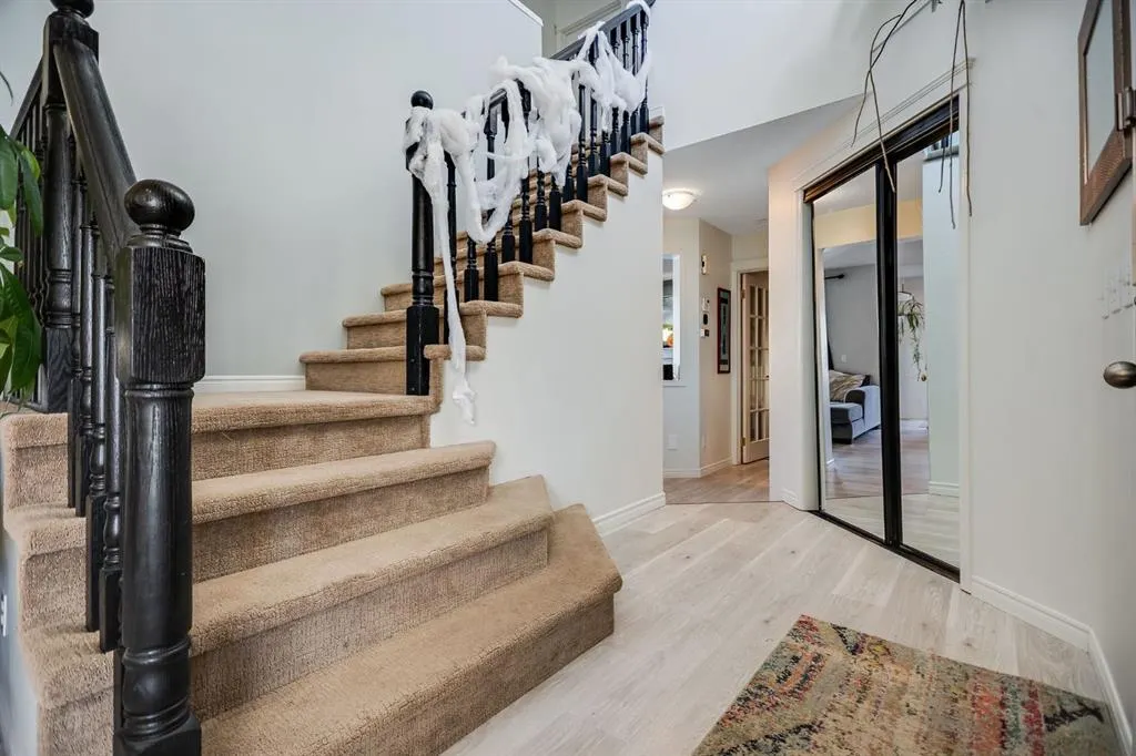 18 Westridge Crescent