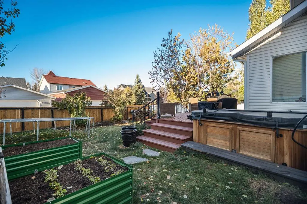 18 Westridge Crescent