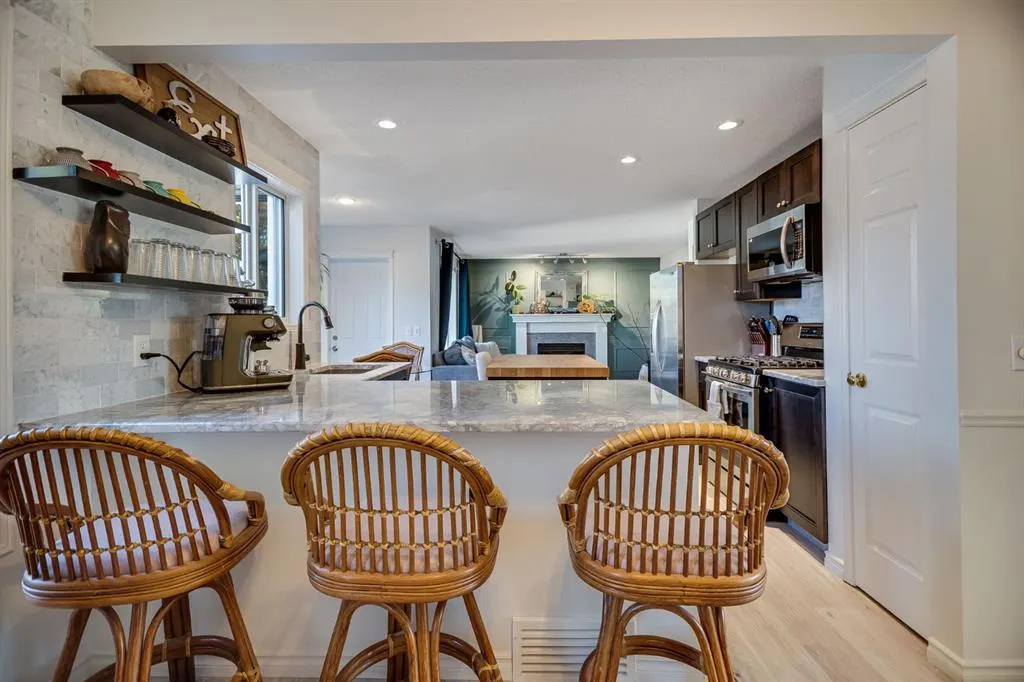 18 Westridge Crescent