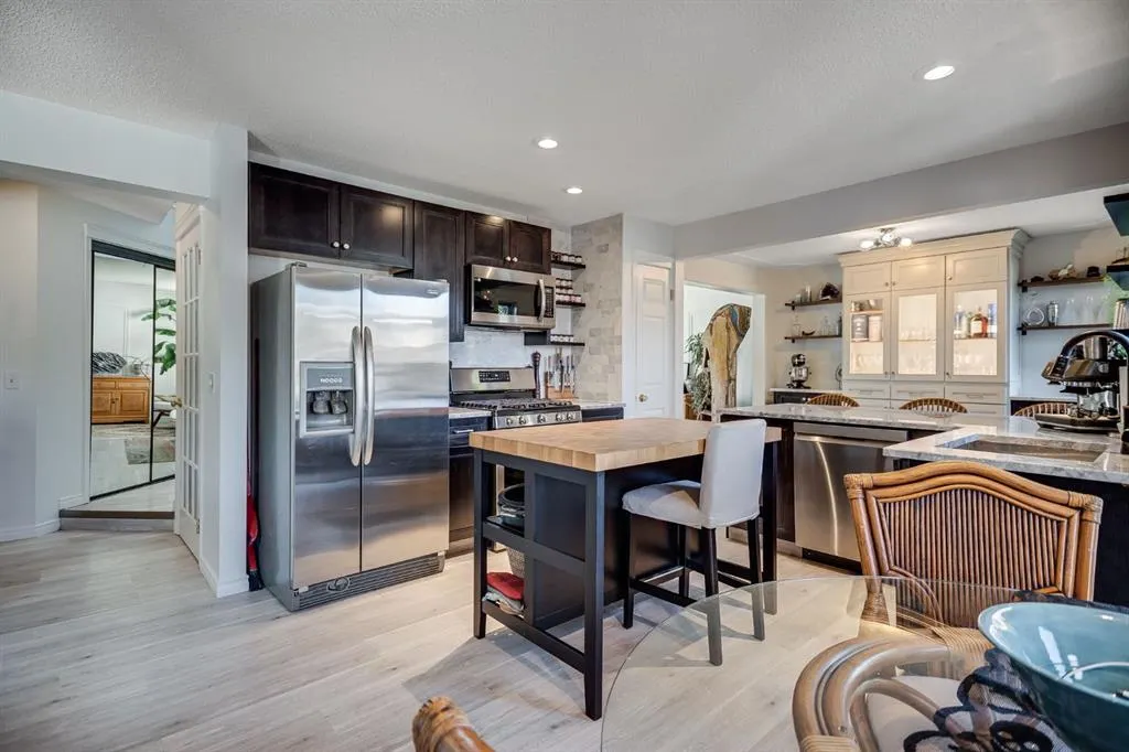 18 Westridge Crescent