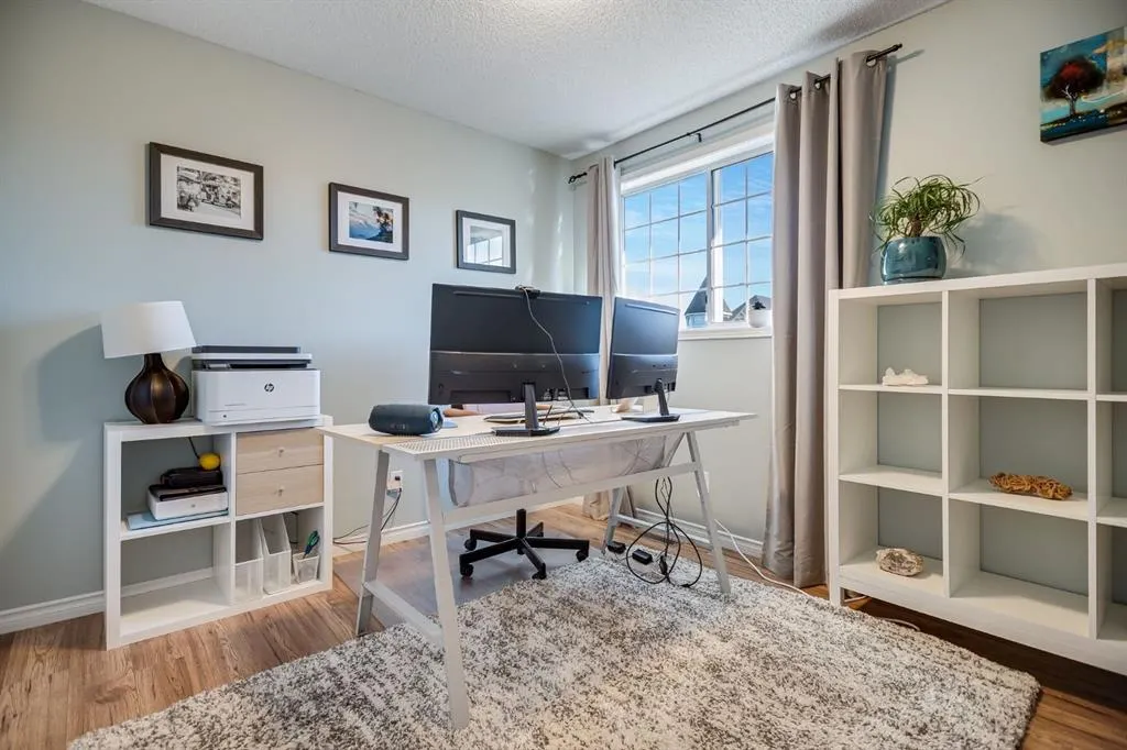 18 Westridge Crescent