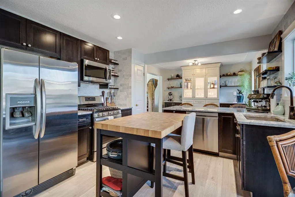 18 Westridge Crescent