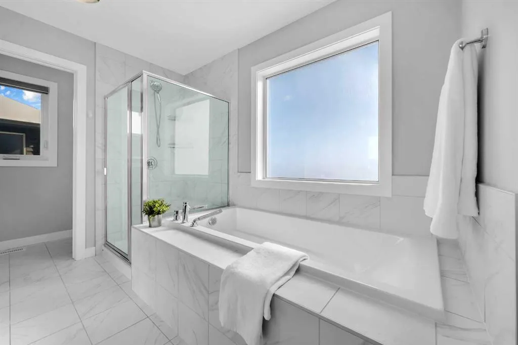 660 Reynolds Crescent SW