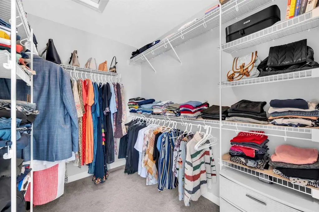 660 Reynolds Crescent SW