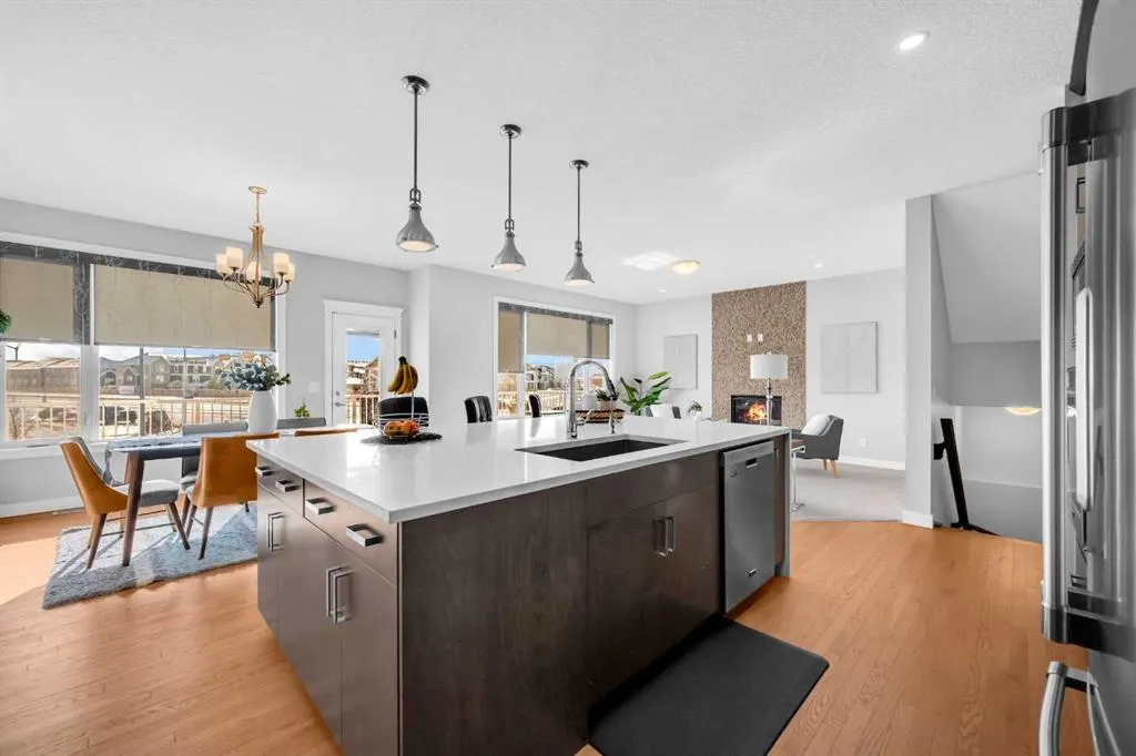 660 Reynolds Crescent SW