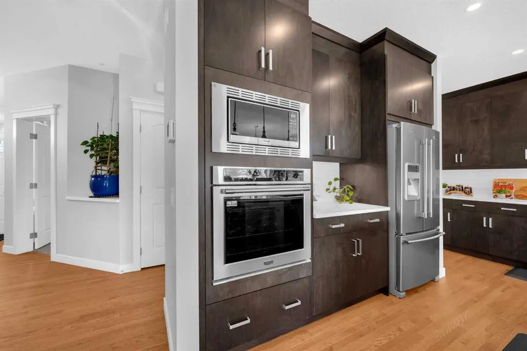 660 Reynolds Crescent SW