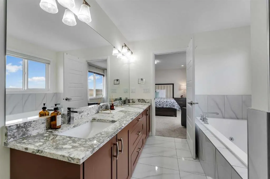 838 Edgefield Street