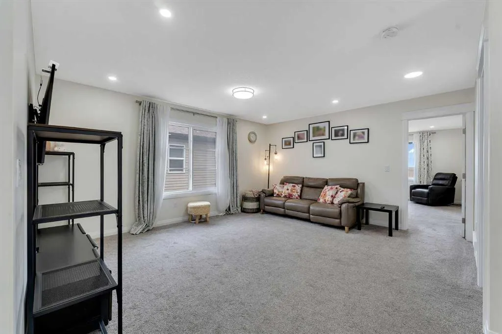 838 Edgefield Street