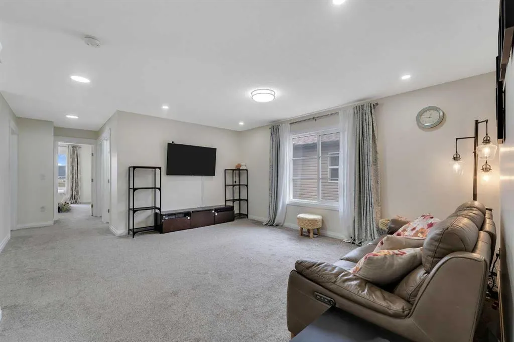 838 Edgefield Street