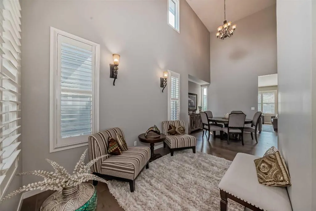 226 West Grove Point SW