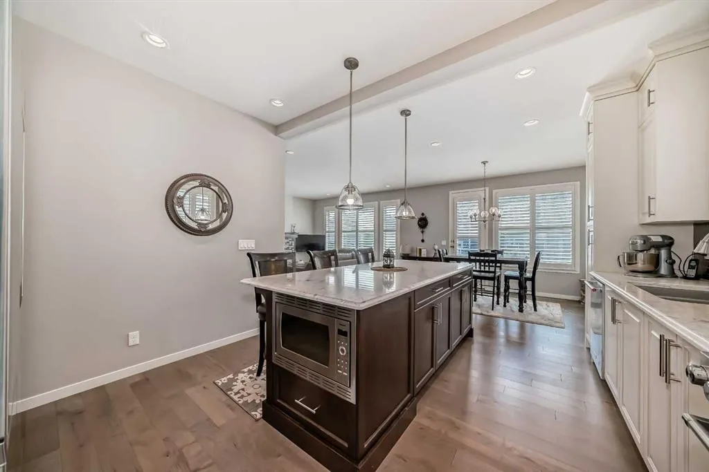 226 West Grove Point SW