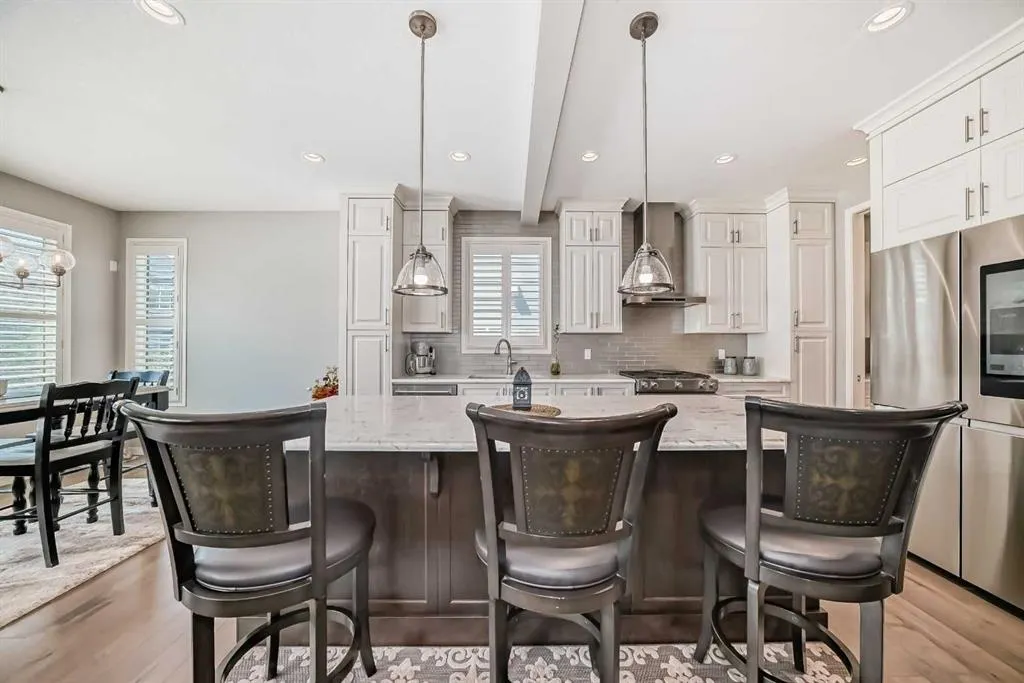 226 West Grove Point SW