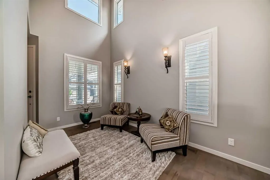 226 West Grove Point SW