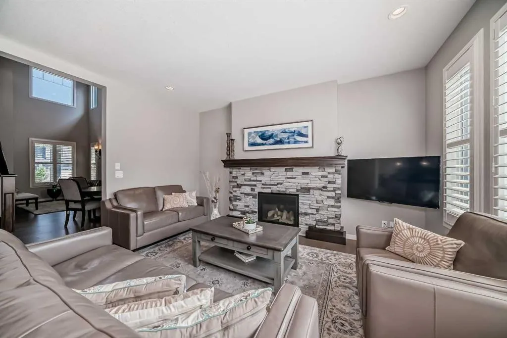 226 West Grove Point SW