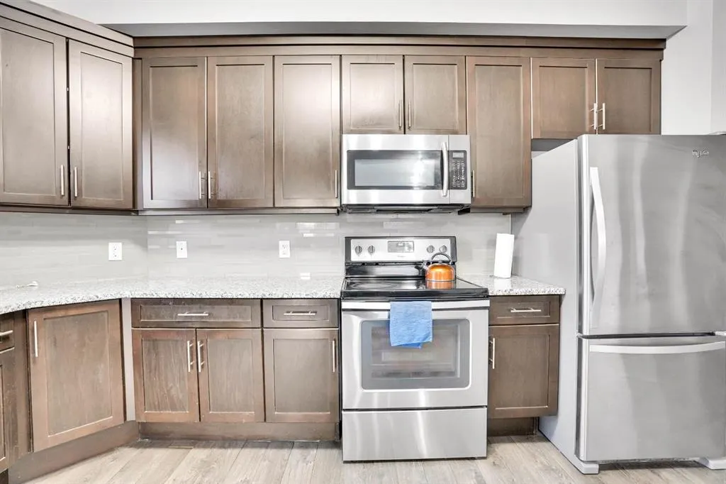 3 Taracove Estate Drive NE, #102