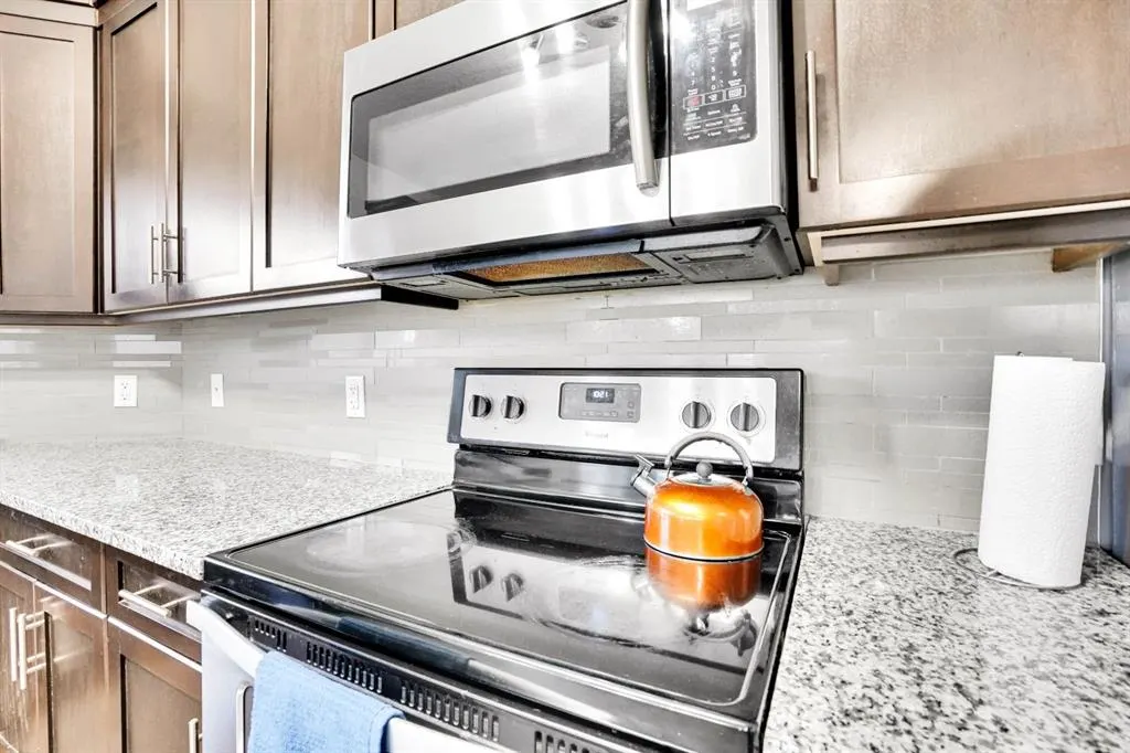 3 Taracove Estate Drive NE, #102