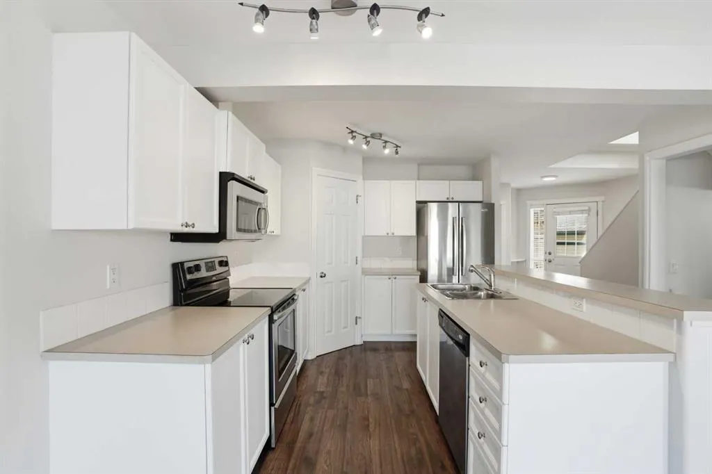 31 Citadel Estates Manor NW