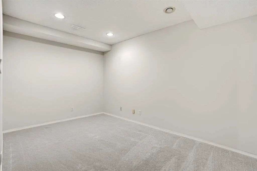 31 Citadel Estates Manor NW