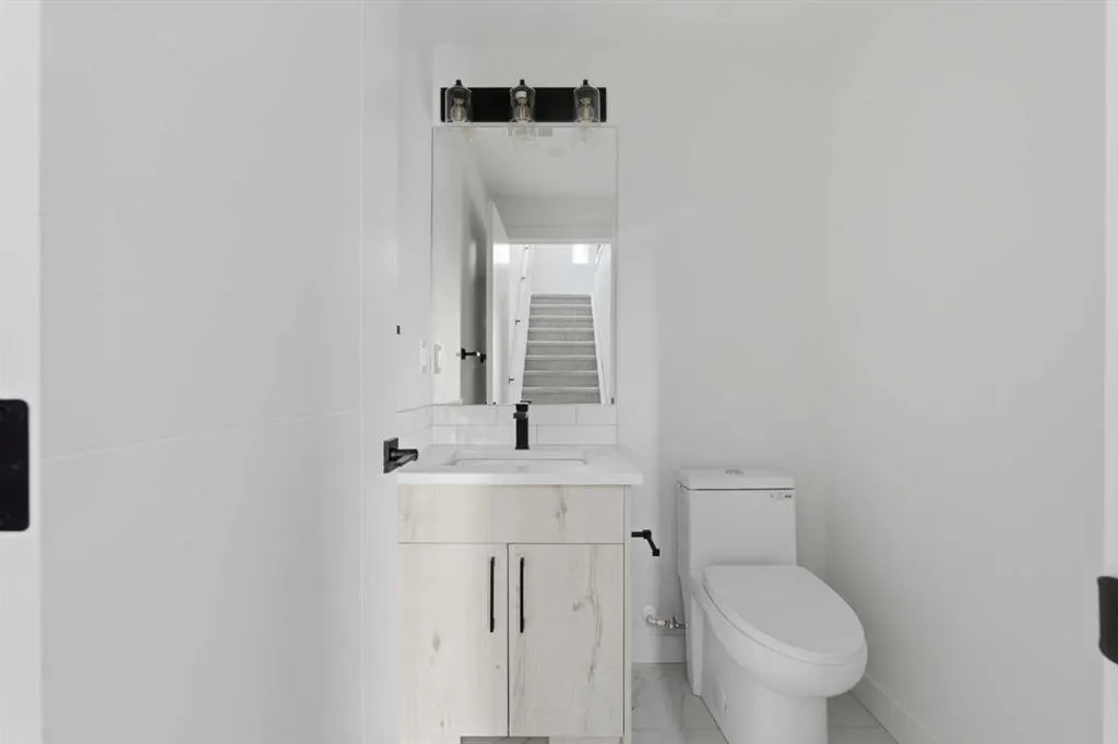 212 32 Avenue NE, #203