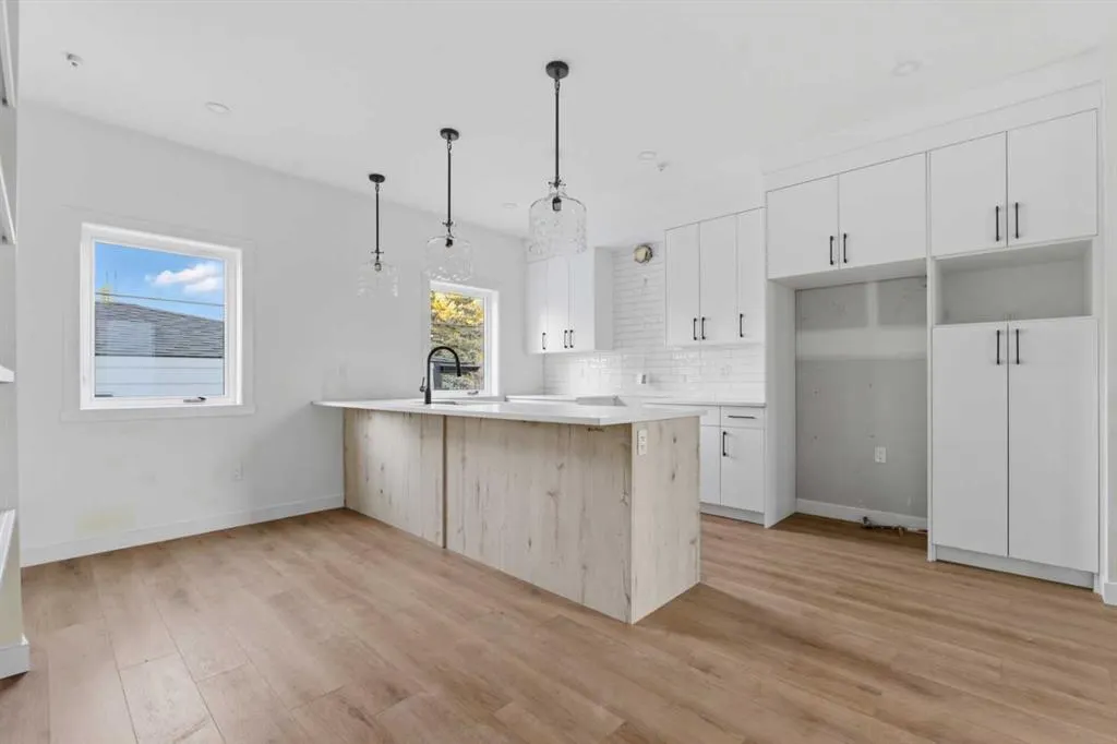 212 32 Avenue NE, #203