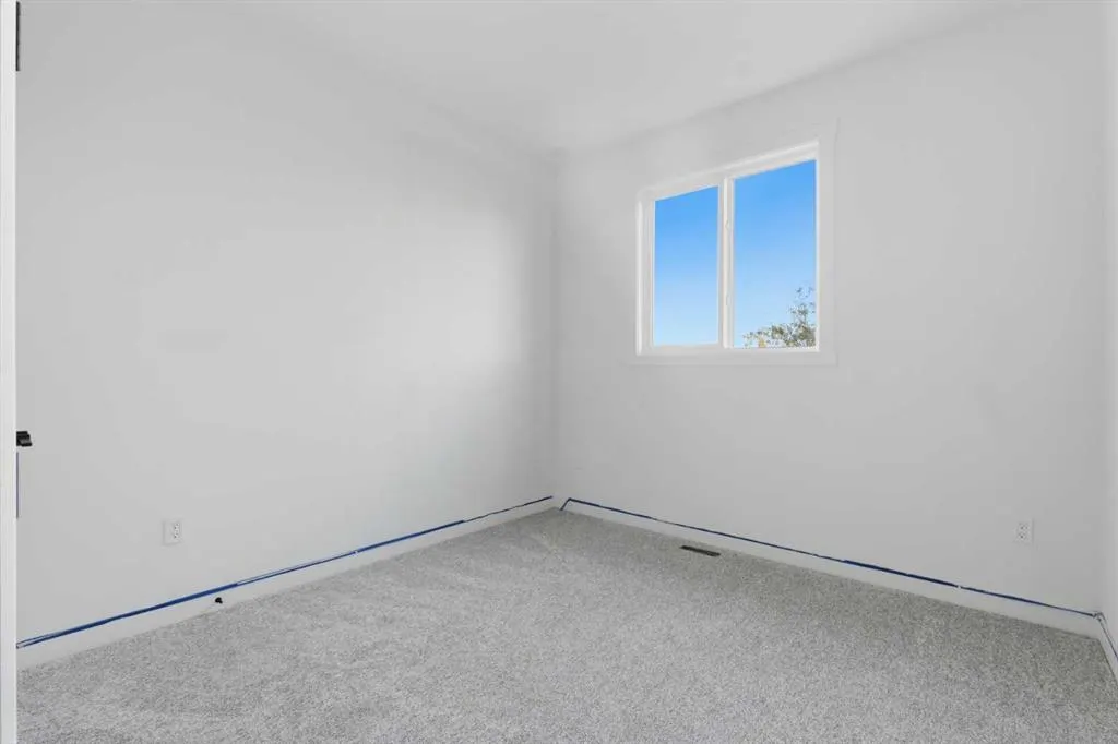 212 32 Avenue NE, #203