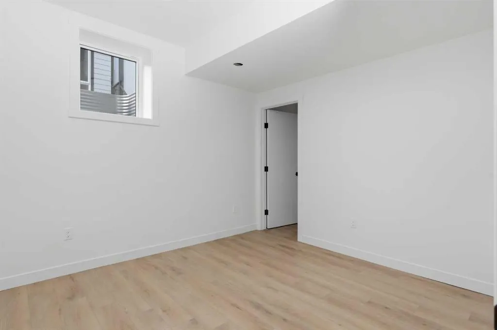 212 32 Avenue NE, #203