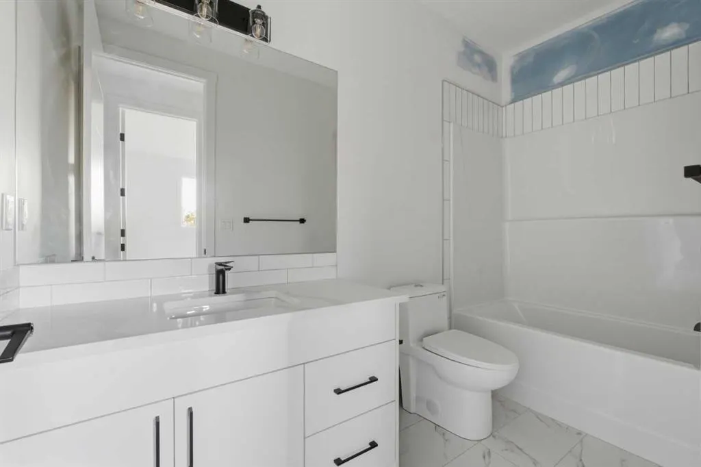 212 32 Avenue NE, #203