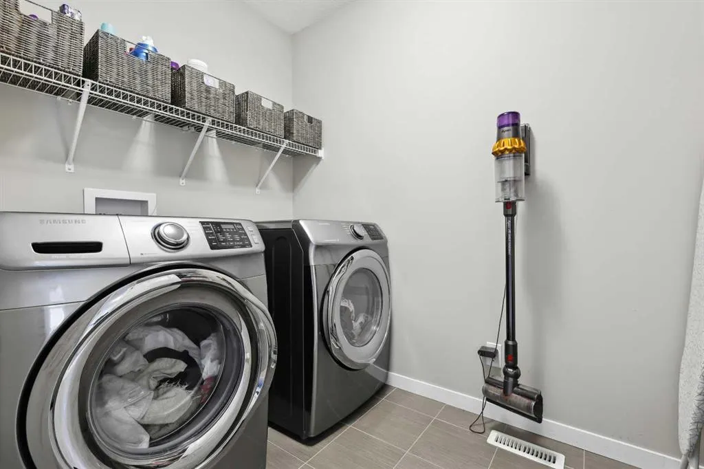 67 Auburn Glen Close SE