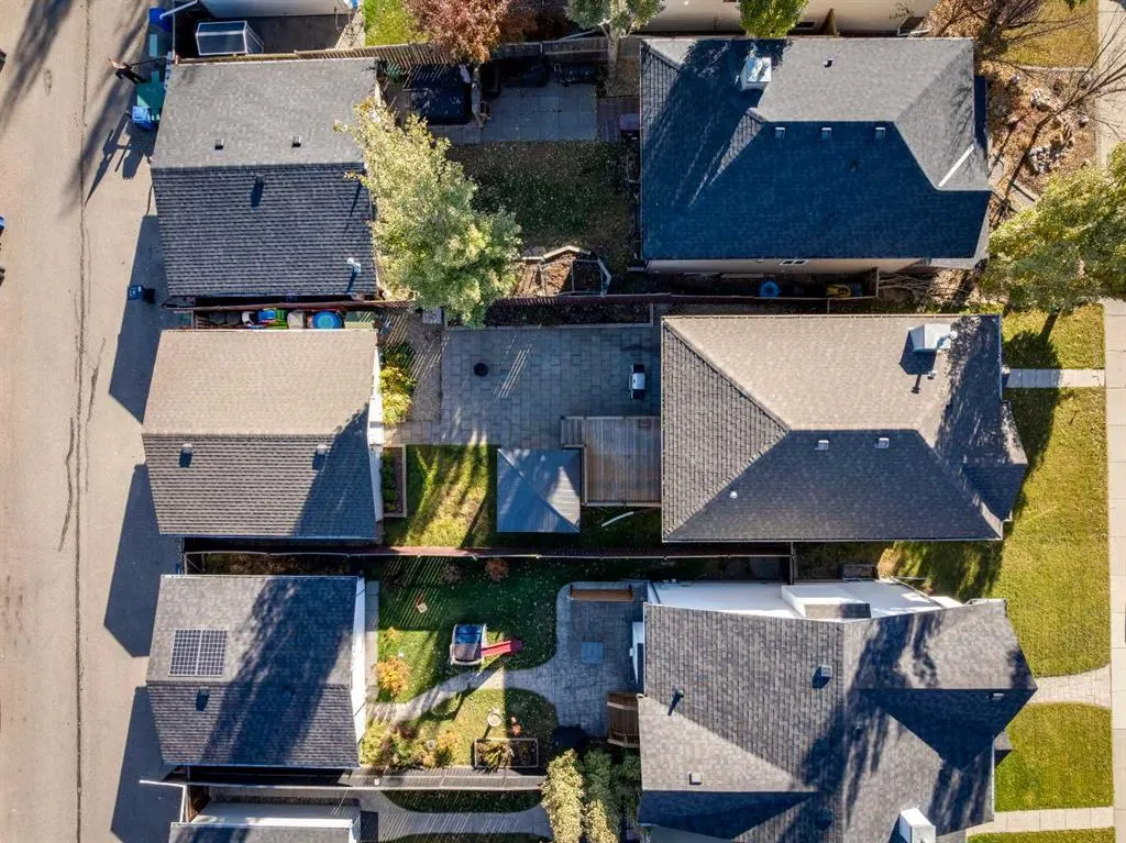 85 Crystal Shores Crescent