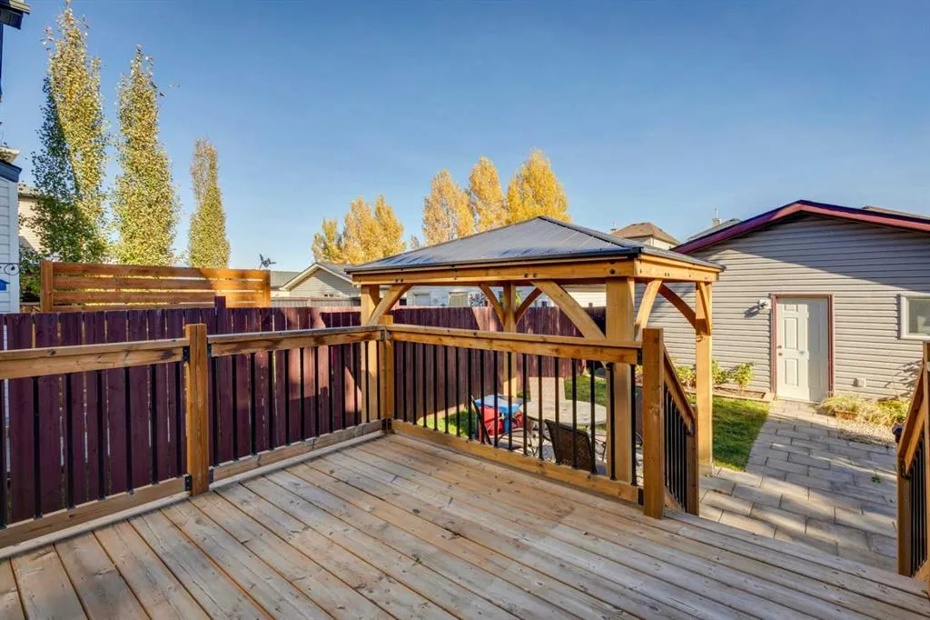 85 Crystal Shores Crescent