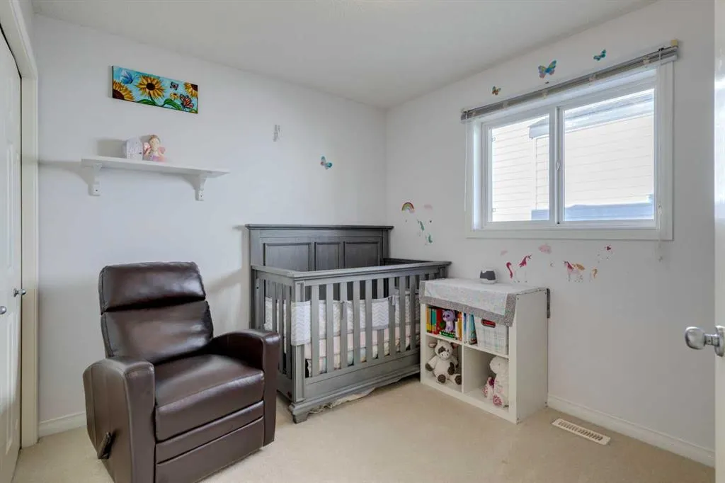 85 Crystal Shores Crescent