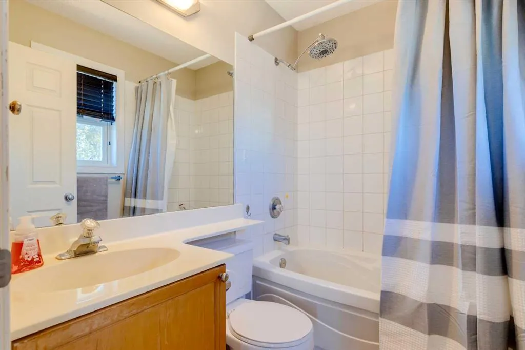 85 Crystal Shores Crescent