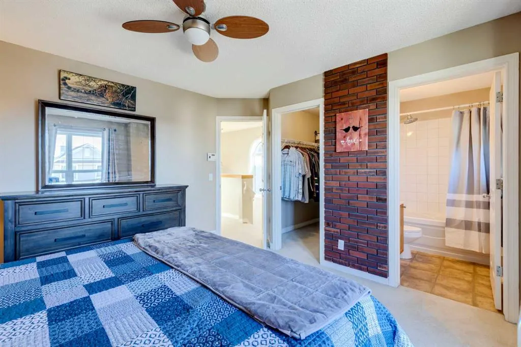 85 Crystal Shores Crescent